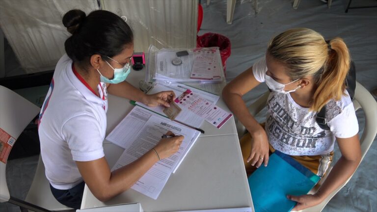 La Salud Sexual y Reproductiva Femenina: Clave para el Bienestar Integral